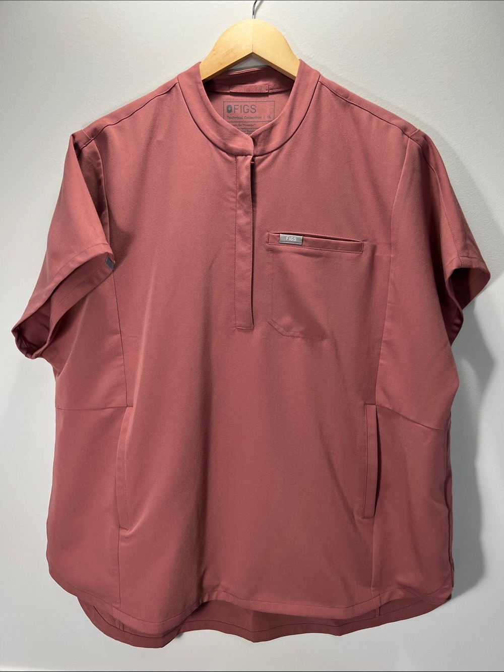 FIGS Women’s Montex Relaxed Scrub Top - Mauve XL
